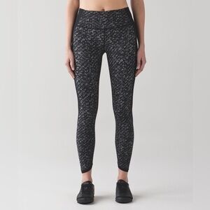 Lululemon Featherlight Tight Iridescent Multi Black / Black Size 4